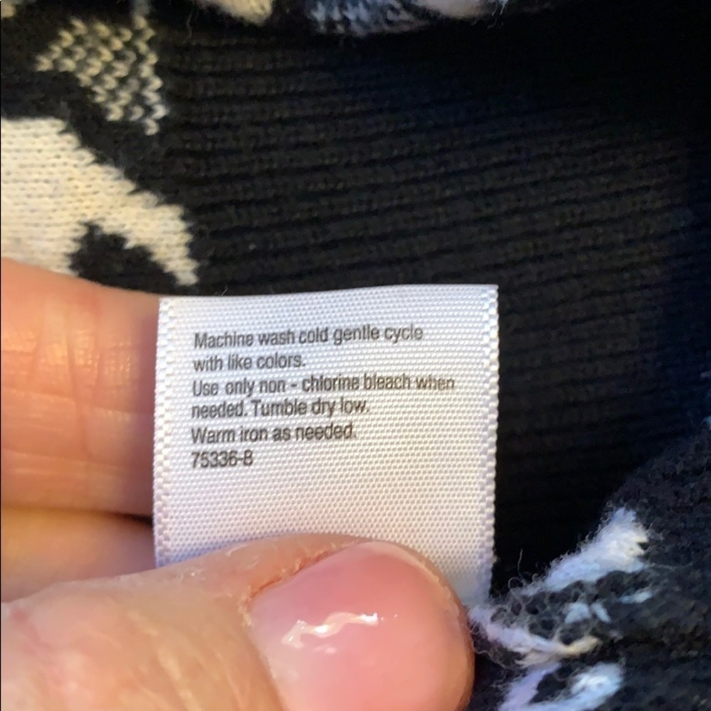100. a.n.a Ladies animal print Sweater, Sz. M Like new condition. - Picture 6 of 6